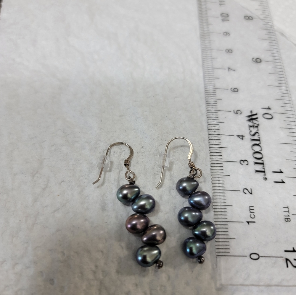 Pearl Earring - Picture 2 of 5